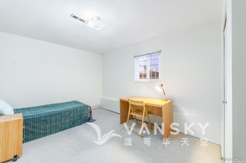 250818203104_room 2.jpg